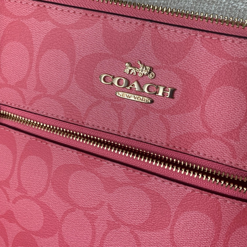 Coach File Crossbody - Picture 12 of 14